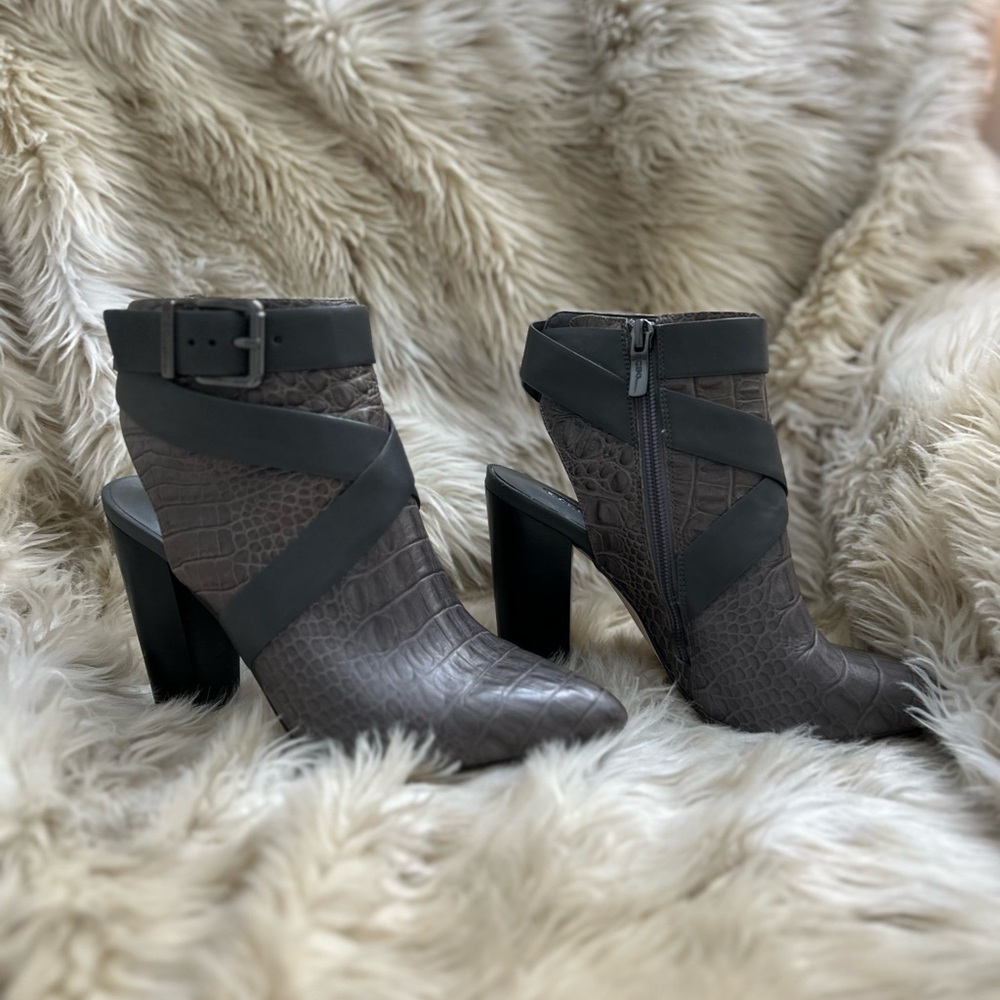 BCBGeneration bootie